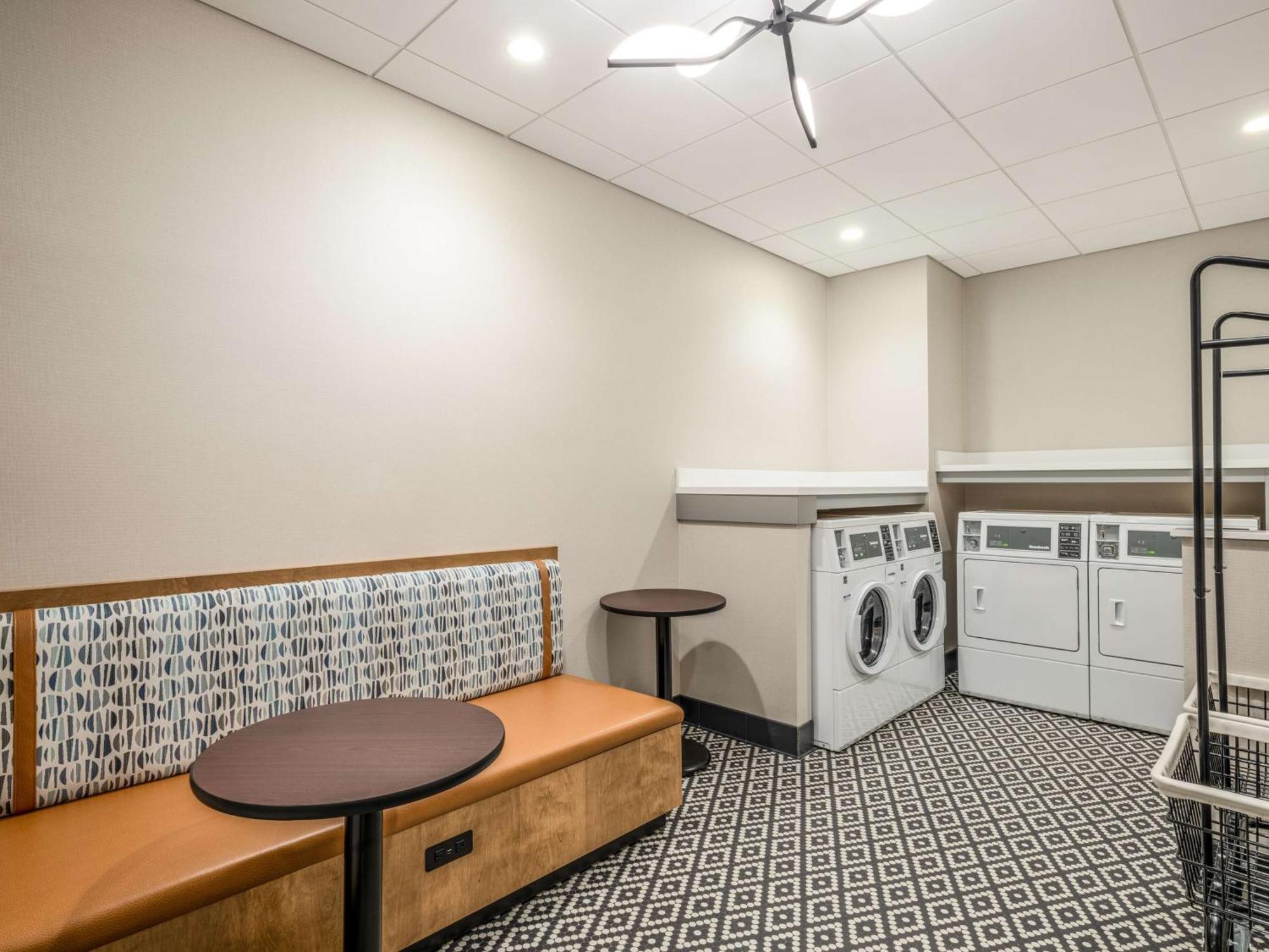 Homewood Suites By Hilton Toledo Downtown Extérieur photo